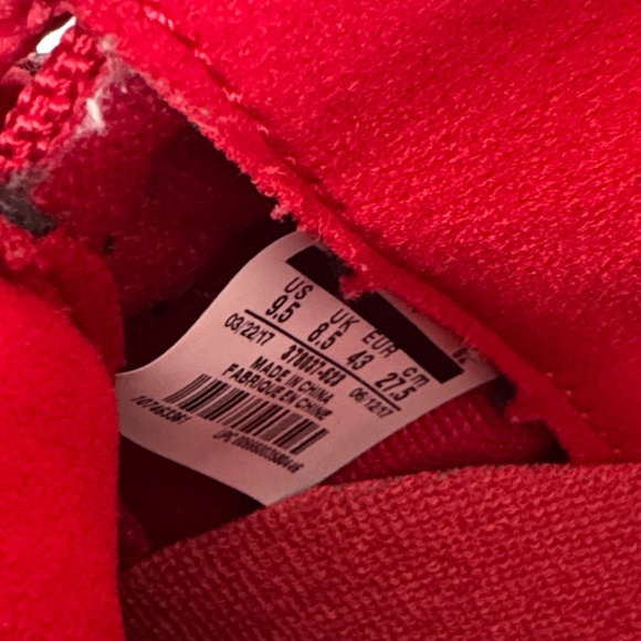 Nike Air Jordan 11’s Retro Red Shoes 9.5 - Picture 10 of 13